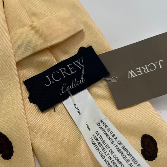 J. Crew Ludlow Yellow Silk Paisley Old Money Stylish Derby Men's Tie NWT - Picture 3 of 4